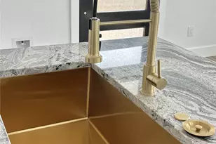 43 Buckskin Dr, Palacios, TX 77465 - Photo 5