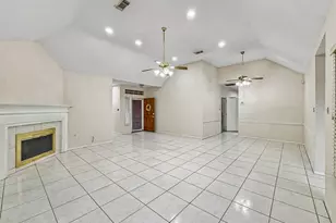 13607 Sable Ln, Houston, TX 77014 - Photo 11