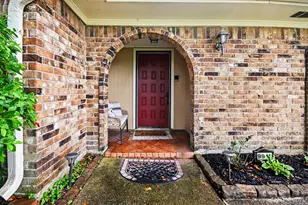 9942 Bayou Woods Dr, Baytown, TX 77521 - Photo 5
