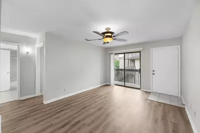 1900 Bay Area Boulevard #214, Houston, TX 77058 - Photo 7