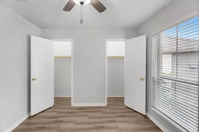 1900 Bay Area Boulevard #214, Houston, TX 77058 - Photo 17