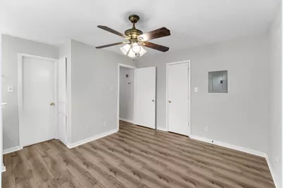 1900 Bay Area Boulevard #214, Houston, TX 77058 - Photo 21