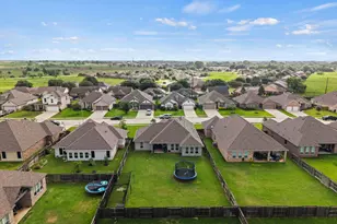 426 Hunters Xing Dr, Sealy, TX 77474 - Photo 19