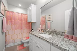 426 Hunters Xing Dr, Sealy, TX 77474 - Photo 13
