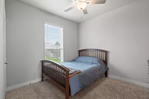 426 Hunters Xing Dr, Sealy, TX 77474 - Photo 17