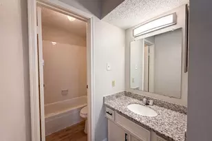 2750 Holly Hall St, Houston, TX 77054 - Photo 15