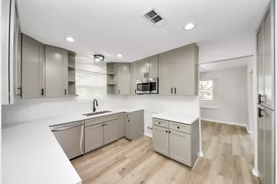 6015 McKnight Street, Houston, TX 77035 - Photo 3