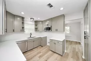 6015 McKnight St, Houston, TX 77035 - Photo 3