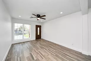 11410 Rockford Dr, Houston, TX 77048 - Photo 5