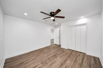 11410 Rockford Drive, Houston, TX 77048 - Photo 9