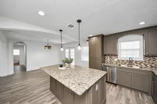 11410 Rockford Dr, Houston, TX 77048 - Photo 15