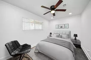 11410 Rockford Dr, Houston, TX 77048 - Photo 7