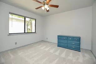 1702 Cherry Bend Dr, Houston, TX 77077 - Photo 7