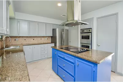 1702 Cherry Bend Drive, Houston, TX 77077 - Photo 7