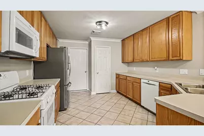 13026 Skyview Bend Drive, Houston, TX 77047 - Photo 7