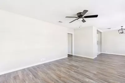 6152 Doulton Drive, Houston, TX 77033 - Photo 9