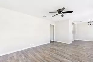 6152 Doulton Dr, Houston, TX 77033 - Photo 9