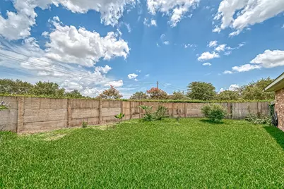 6725 Strawberry Brook Lane, Dickinson, TX 77539 - Photo 37
