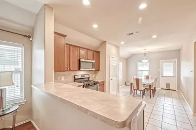 6725 Strawberry Brook Lane, Dickinson, TX 77539 - Photo 9