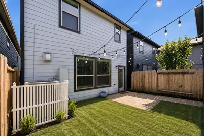 741 W 20th Street, Houston, TX 77008 - Photo 23