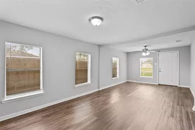 419 N Parrish Street, Angleton, TX 77515 - Photo 15