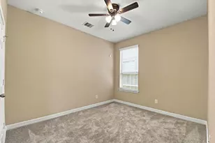 11022 Sarah Bluff Ln, Cypress, TX 77433 - Photo 21