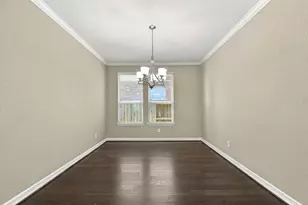 11022 Sarah Bluff Ln, Cypress, TX 77433 - Photo 7