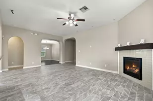 11022 Sarah Bluff Ln, Cypress, TX 77433 - Photo 9