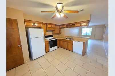 1617 Hazelwood Street #B, Conroe, TX 77301 - Photo 5