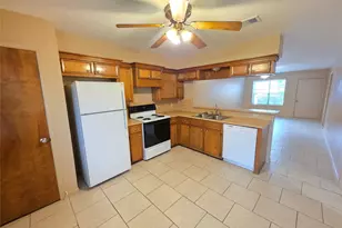 1617 Hazelwood St, Conroe, TX 77301 - Photo 5