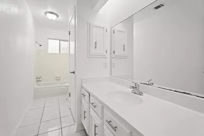 16426 Forest Bend Avenue, Friendswood, TX 77546 - Photo 11