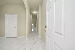 8602 Gander Bayshore Ln, Houston, TX 77040 - Photo 9
