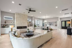 2046 MacArthur St, Houston, TX 77030 - Photo 15