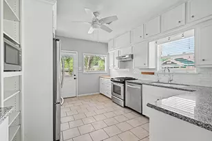4035 Michaux St, Houston, TX 77009 - Photo 9