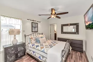 4130 Kent Dr, Galveston, TX 77554 - Photo 15
