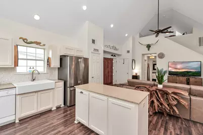 4130 Kent Drive, Galveston, TX 77554 - Photo 9
