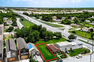 1229 E 33rd St, Houston, TX 77022 - Photo 1