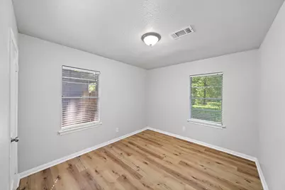 5814 Westover Street, Houston, TX 77033 - Photo 9