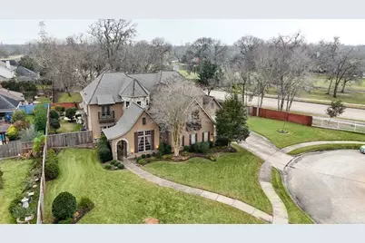 7702 Old Tree Court, Sugar Land, TX 77479 - Photo 9