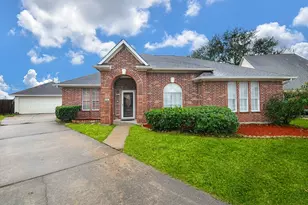 2523 Carriage Ln, Stafford, TX 77477 - Photo 1