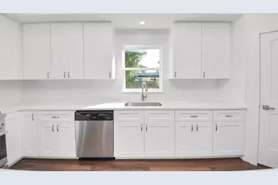 611 E 39th Street #A, Houston, TX 77022 - Photo 13