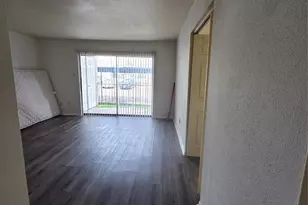 2820 S Bartell Dr, Houston, TX 77054 - Photo 3