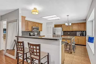 2205 S Mission Cir, Friendswood, TX 77546 - Photo 11