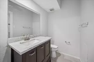 11711 Memorial Dr, Houston, TX 77024 - Photo 9