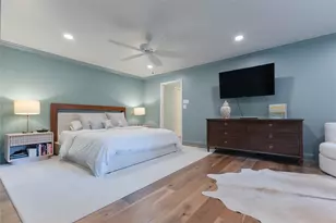 7823 Fairdale Ln, Houston, TX 77063 - Photo 35