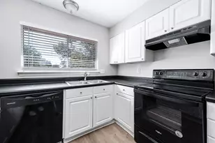 8610 Timber View Dr, Humble, TX 77346 - Photo 9