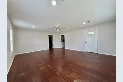 1427 W 7th Street, Freeport, TX 77541 - Photo 5