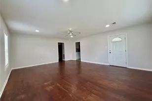 1427 W 7th St, Freeport, TX 77541 - Photo 5