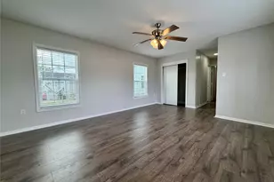 1427 W 7th St, Freeport, TX 77541 - Photo 19