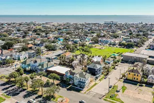 1927 Broadway St, Galveston, TX 77550 - Photo 1